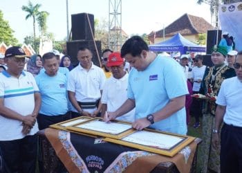Petugas BPS dan Pemkab Jepara saat pembinaan program Desa Cinta Statistik di desa