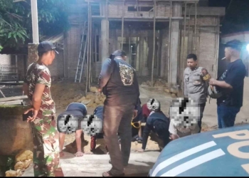 polisi mengamankan remaja tawuran di pati pada malam hari