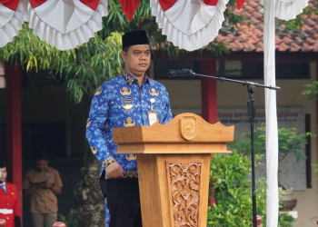 Bupati Jepara Witiarso Utomo pimpin upacara Hardiknas dan HUT Otonomi Daerah 2026 di SMA Negeri 1 Jepara
