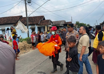 bayi ditemukan di sungai Kedungmalang Jepara oleh warga