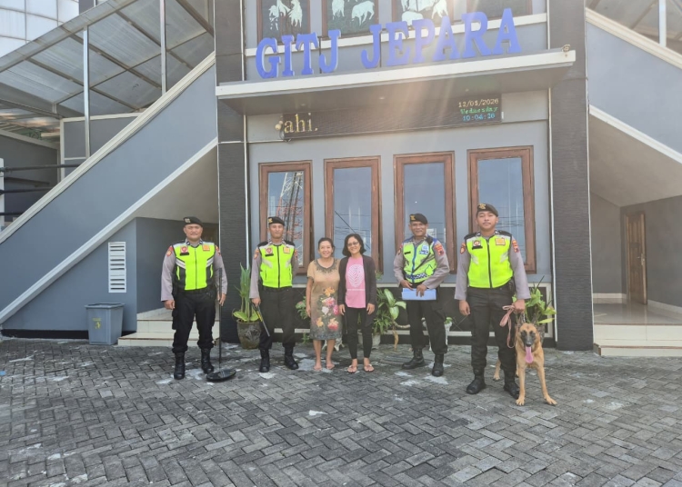 Polisi sterilisasi gereja di Jepara jelang ibadah Kenaikan Isa Almasih 2026