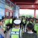 Personel Polres Jepara saat mengamankan pertandingan Persijap vs Borneo FC di Stadion Gelora Bumi Kartini