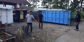 penonton dangdut parkir motor sedekah bumi blora