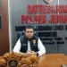 Polisi merilis wajah tersangka kasus pencabulan di Jepara yang kini berstatus DPO