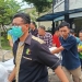 Brigpol Arya Supena saat dievakuasi usai ditembak begal di Bandar Lampung