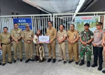 Bupati Jepara Witiarso Utomo meluncurkan pembayaran pajak hotel dan kos menggunakan QRIS di Nalumsari Jepara