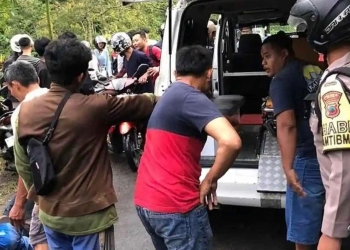 Evakuasi korban kecelakaan motor jatuh ke jurang 100 meter di Keling Jepara