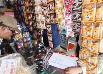 petugas gabungan menyita rokok ilegal di Jepara dalam operasi gabungan