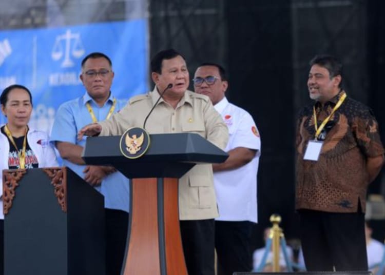 Buruh di Monas menjawab tidak saat Prabowo Subianto tanya manfaat MBG