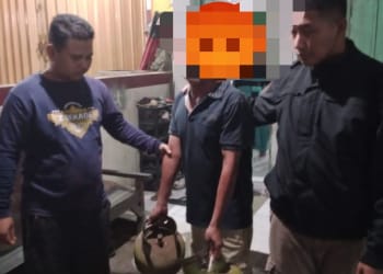 pelaku pencurian gas elpiji diamankan polsek mayong jepara bersama barang bukti tabung elpiji