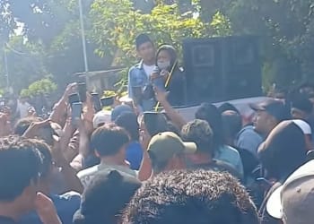rumah kiai diduga cabul di pati digeruduk warga