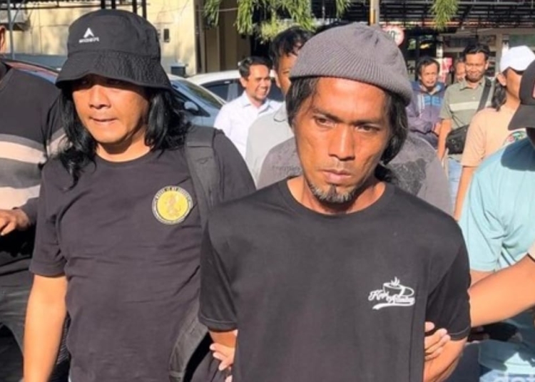 Badut penjual balon di Mojokerto ditangkap polisi setelah membunuh ibu mertua dan melukai istrinya