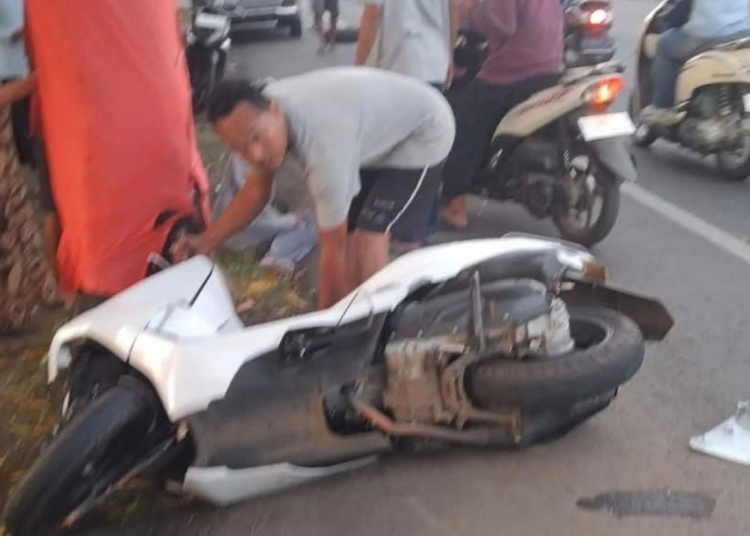 kecelakaan pagi di pecangaan jepara pcx diserempet mobil depan balai desa krasak