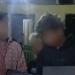 Polisi Polresta Pati menunjukkan barang bukti hasil pencurian enam laptop dan LCD dari SD Negeri 2 Mulyoharjo usai pelaku ditangkap