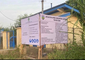 Papan proyek perbaikan jalan rusak Daren Nalumsari Jepara anggaran Rp 2,5 miliar