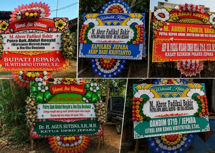 Karangan bunga Bupati dan Forkopimda Jepara di khitanan putra jurnalis Metro8.News
