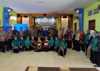 Warga Karimunjawa gotong royong saat penilaian BBGRM Jepara 2026