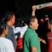 Warga evakuasi korban kecelakaan motor masuk jurang di Donorojo Jepara malam hari