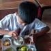 Petugas dapur SPPG dan suasana distribusi program MBG di Ponorogo saat dihentikan sementara libur sekolah