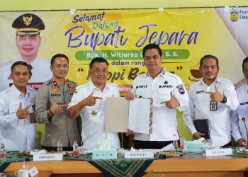Bupati Jepara Witiarso Utomo saat program Ngopi Bareng di Desa Bucu membahas APBDes dan potensi desa