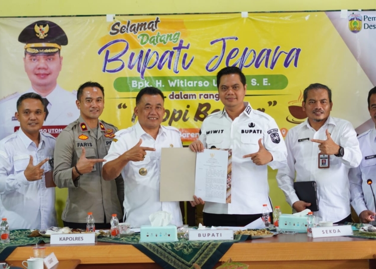 Bupati Jepara Witiarso Utomo saat program Ngopi Bareng di Desa Bucu membahas APBDes dan potensi desa