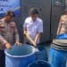 Polres Jepara menyalurkan 6.000 liter air bersih kepada warga Desa Kedungmalang Kecamatan Kedung yang terdampak kekeringan.