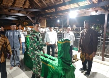 Kirab Luwur Adipati Tjitrosomo di Desa Sendang Kalinyamatan Jepara dihadiri ribuan warga dan dikawal Polsek Kalinyamatan.