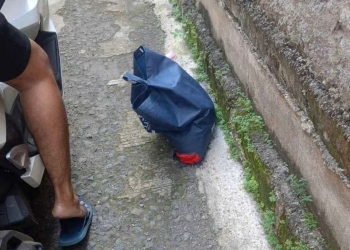 bayi laki-laki ditemukan dalam tas biru di Juwana Pati masih dengan ari-ari