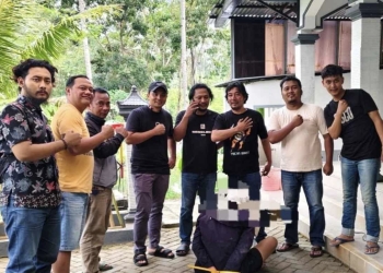 polisi evakuasi korban pembunuhan banyumas di rumah patikraja