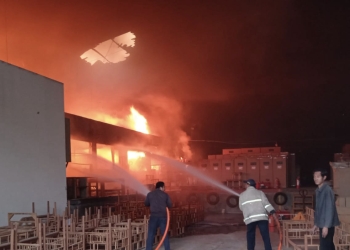 Gudang mebel di Pengkol Jepara terbakar akibat dugaan korsleting listrik hingga menyebabkan kerugian Rp600 juta