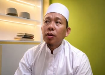 KH Ahmad Mundoffar Al Hafidh memberikan klarifikasi terkait penolakan Program Makan Bergizi Gratis (MBG) di Pondok Pesantren Al Husna Internasional Mayong, Jepara.