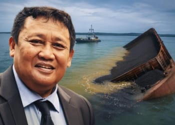 Djoko TP memberikan analisis terkait insiden tongkang batubara yang mulai tenggelam di perairan Jepara dan potensi dampaknya terhadap lingkungan laut.