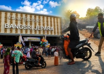 Suasana Pasar Baru Bangsri Jepara dan aktivitas parkir yang masih dikeluhkan warga meski sistem E-Parkir mulai diluncurkan Pemerintah Kabupaten Jepara.