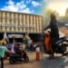 Suasana Pasar Baru Bangsri Jepara dan aktivitas parkir yang masih dikeluhkan warga meski sistem E-Parkir mulai diluncurkan Pemerintah Kabupaten Jepara.