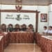 Rapat koordinasi di Kecamatan Tahunan membahas Homestay FN 18 hingga diputuskan ditutup sementara akibat penolakan warga dan persoalan perizinan.
