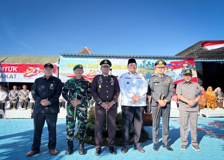 Ketua DPRD Jepara Agus Sutisna menghadiri upacara Hari Bhayangkara ke-80 bersama Forkopimda di Polsek Welahan.