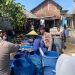 Polres Jepara melalui Sat Samapta menyalurkan bantuan air bersih kepada warga Kecamatan Kedung yang terdampak kekeringan.