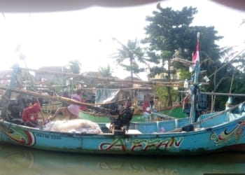 Dua nelayan asal Mlonggo diduga hilang di perairan Bondo, Jepara, saat proses pencarian oleh tim nelayan dan BPBD.