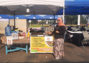 UMKM Purworejo menampilkan Keripik Bonggol Pisang, pepes, dan produk herbal milik Ibu Rejih pada Festival Rakyat 2026 di Ambarawa, Kabupaten Semarang.