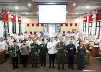 Ketua DPRD Jepara Agus Sutisna menghadiri rapat koordinasi penguatan sinergi Forkopimda membahas pencegahan dan penanganan kekerasan terhadap anak di Gedung Shima Jepara.