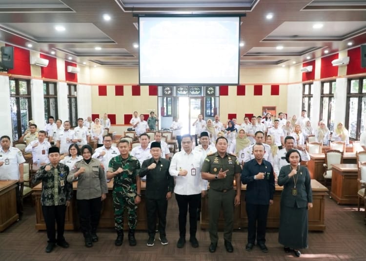 Ketua DPRD Jepara Agus Sutisna menghadiri rapat koordinasi penguatan sinergi Forkopimda membahas pencegahan dan penanganan kekerasan terhadap anak di Gedung Shima Jepara.