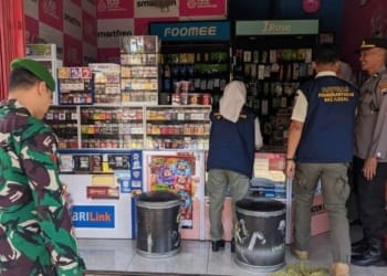 Tim gabungan menggelar operasi rokok ilegal di sejumlah wilayah Kabupaten Jepara untuk mencegah peredaran barang kena cukai ilegal.