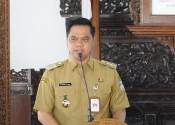 Bupati Jepara Witiarso Utomo meninjau lokasi pembangunan Sekolah Nasional Terintegrasi di Pakisaji, Jepara.