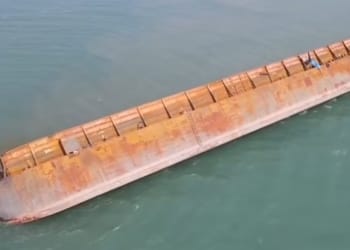 Pengamat Purnomo Wardoyo menyoroti dampak tenggelamnya tongkang batubara di perairan Jepara yang dinilai mengancam ekosistem laut dan rantai makanan biota.