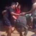Korban bersama warga mengamankan terduga pelaku pencurian gerinda di Desa Karanggondang, Mlonggo, Jepara.