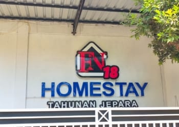 Surat Peringatan Ke-1 Satpol PP Jepara kepada Homestay FN 18 di Desa Tahunan sebagai tindak lanjut proses penutupan dan pencabutan izin.