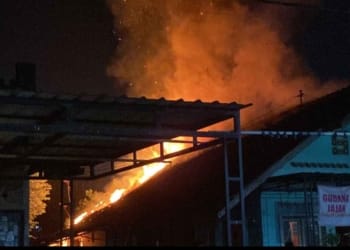 Kebakaran gudang jajanan di Pecangaan Jepara