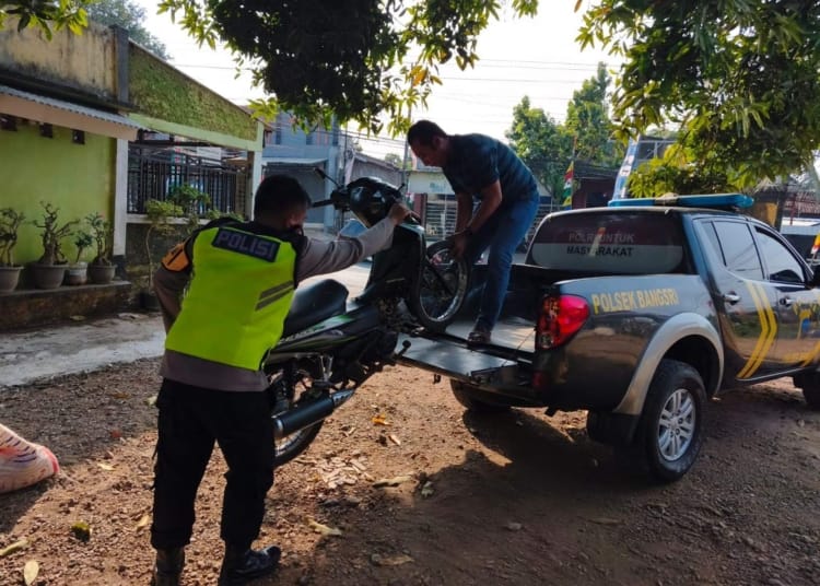 Motor Honda Revo kecelakaan di Bangsri Jepara