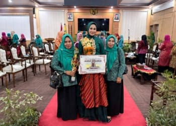PKK Jepara Desa Tahunan juara lomba fashion show Tenun Troso