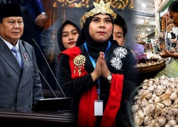 Prabowo saat menyampaikan pidato soal upah pengupas bawang Rp700 ribu per kilogram, disandingkan dengan aktivitas buruh dan pedagang bawang di pasar